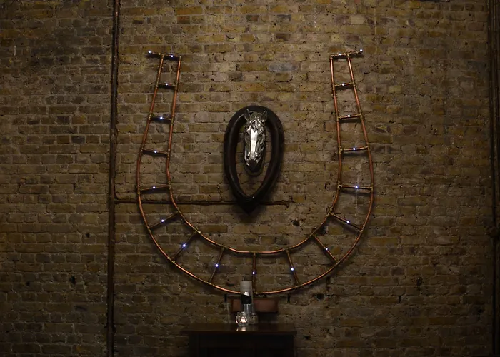 The Horse & Stables Pansiyon Londra