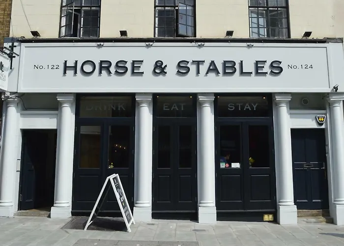 The Horse & Stables Pansiyon Londra